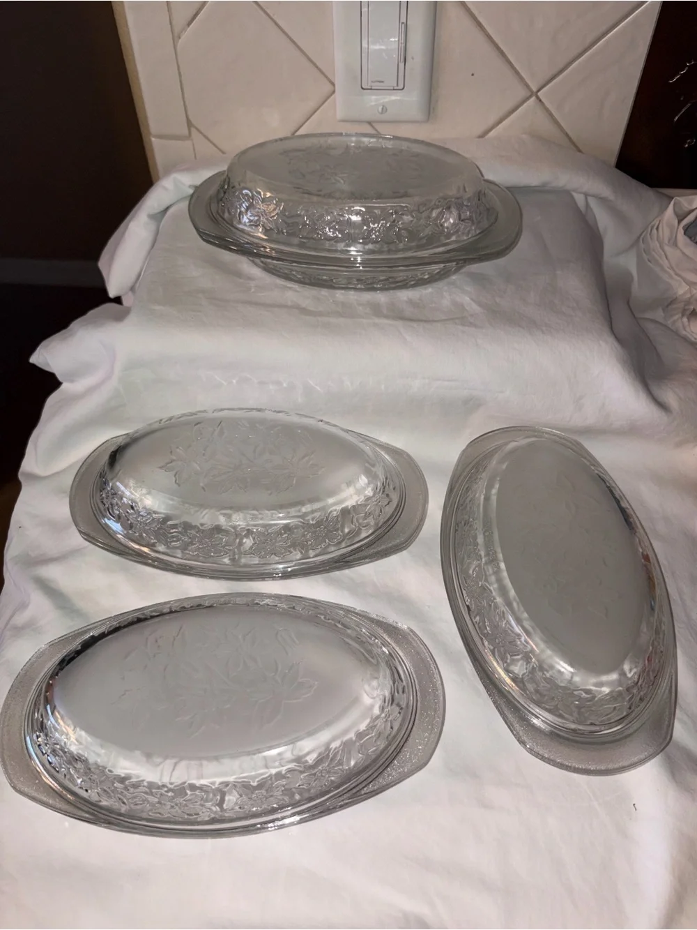 Like new disc Princess House Fantasia set of 4 Individual Casserole dishes